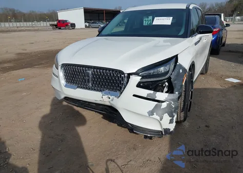 2022 Lincoln Corsair Standard z USA, uszkodzony, nr VIN 5LMCJ1C98NUL05829